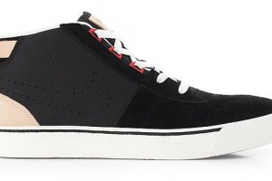 Nike Hachi Textile Hi-Top Trainer