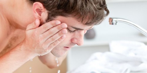 Men’s Grooming: The Benefits Of Using A Face Scrub